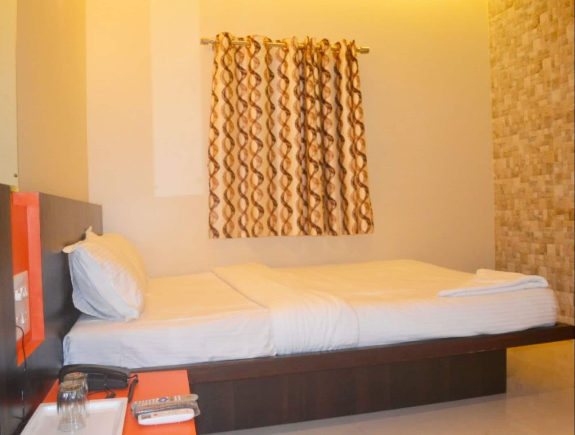 Airport Metro Hotel Mumbai Exterior foto